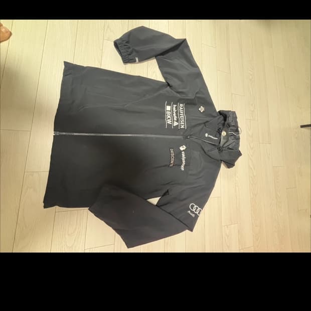 데상트 바람막이 M 급처