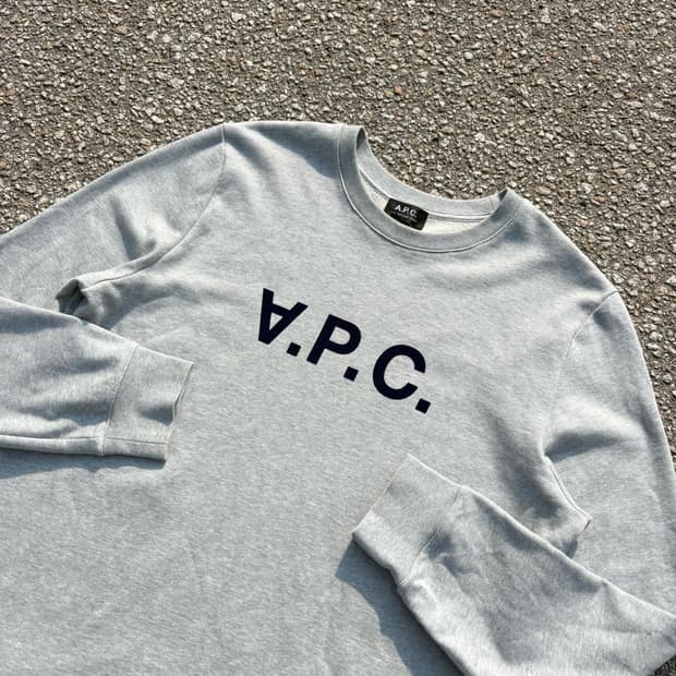A.P.C 아페쎄 스펠로고 스웻셔츠