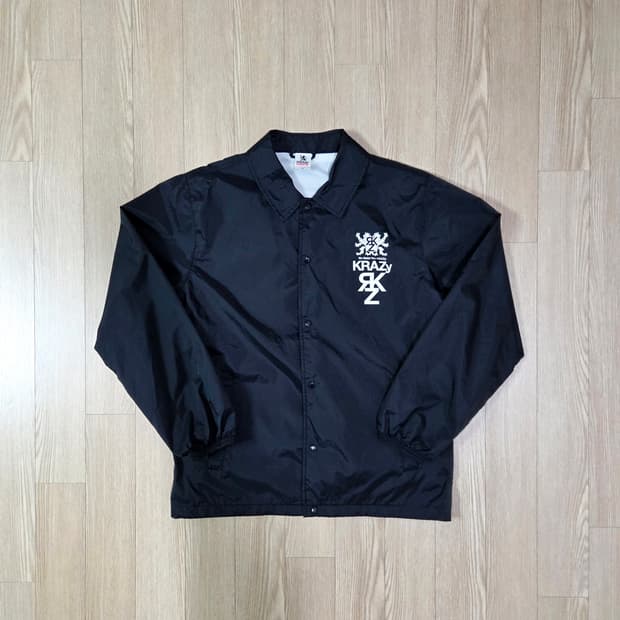 KRAZY 블랙 코치 재킷