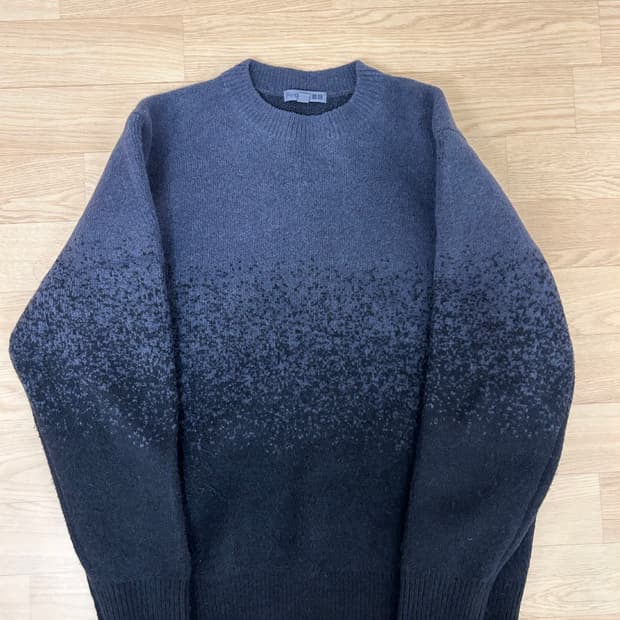 유니클로 수플레얀그라데이션크루넥스웨터