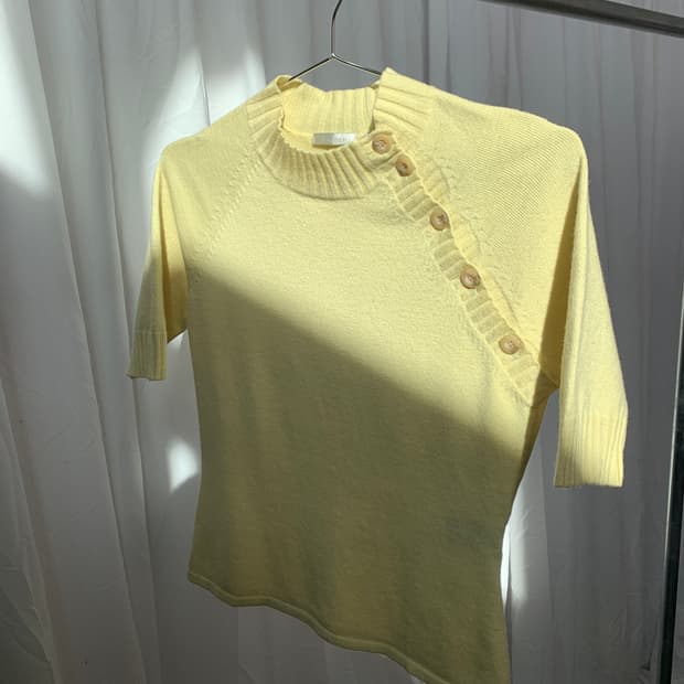 (HALOGEN) 빈티지 메리노 울 버튼 니트 톱