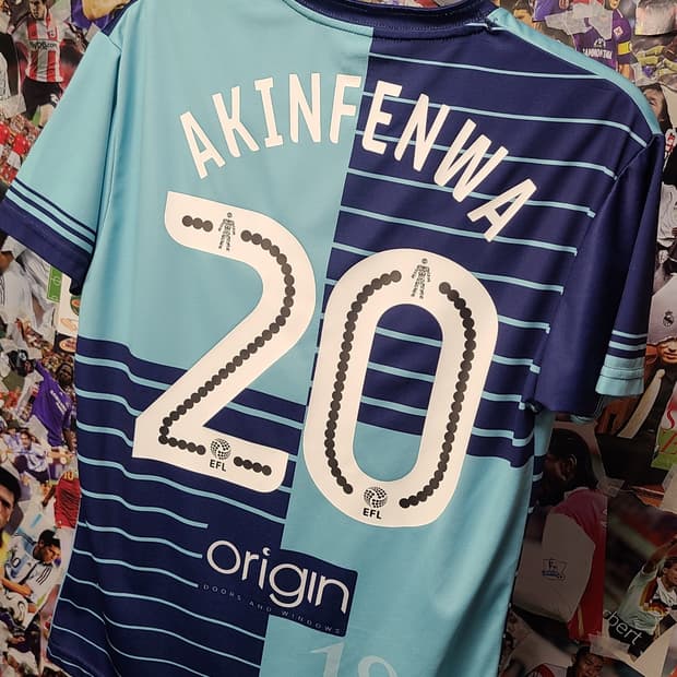 위컴 16-17 피파 몸싸움 99 아킨펜와 유니폼