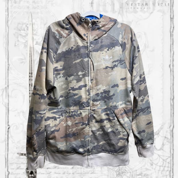 아디다스 스케이트보딩 구파이어버드 카모 밀리터리 하이넥 후드집업