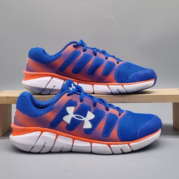 언더아머 UA 운동화250