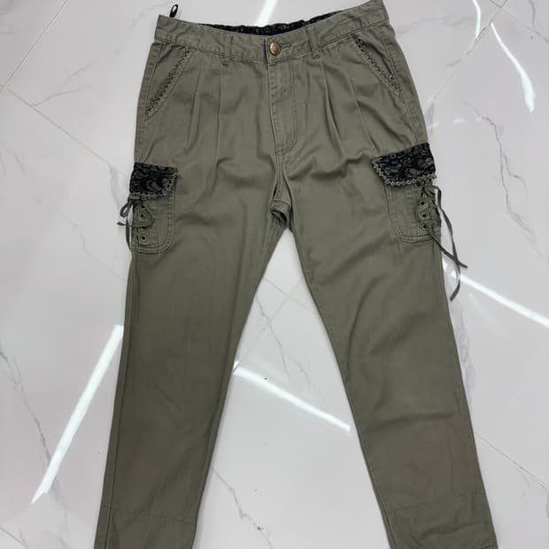 •Japanese vintage 카키색 레이스 장식 카고 바지