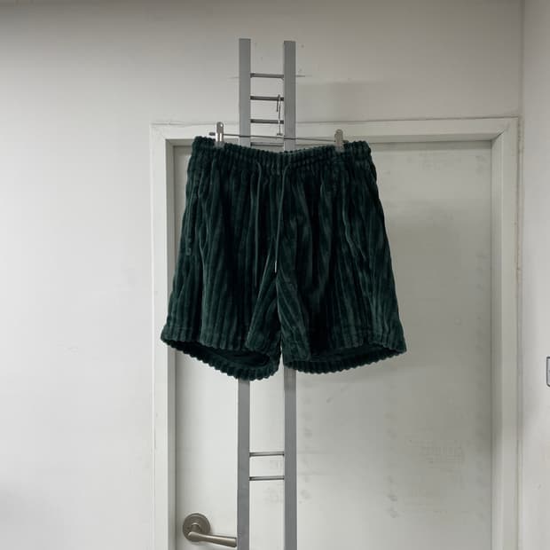 아디다스 퍼 반바지 M