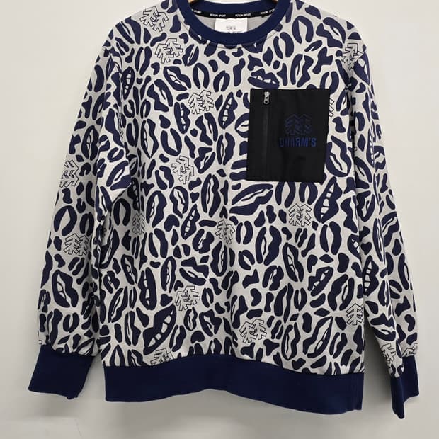 코오롱스포츠×참스 콜라보 맨투맨.   
싸이즈 100