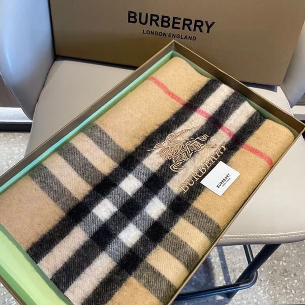 버버리숙녀 리버서블 스카프
