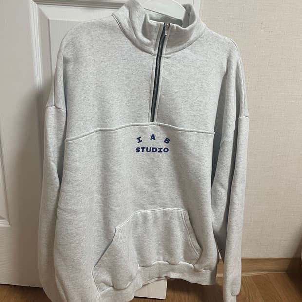 아이앱 스튜디오 아노락 맨투맨 