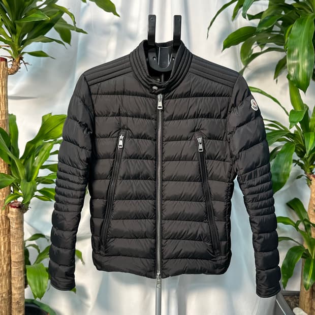 몽클레어 아미오 패딩 2 