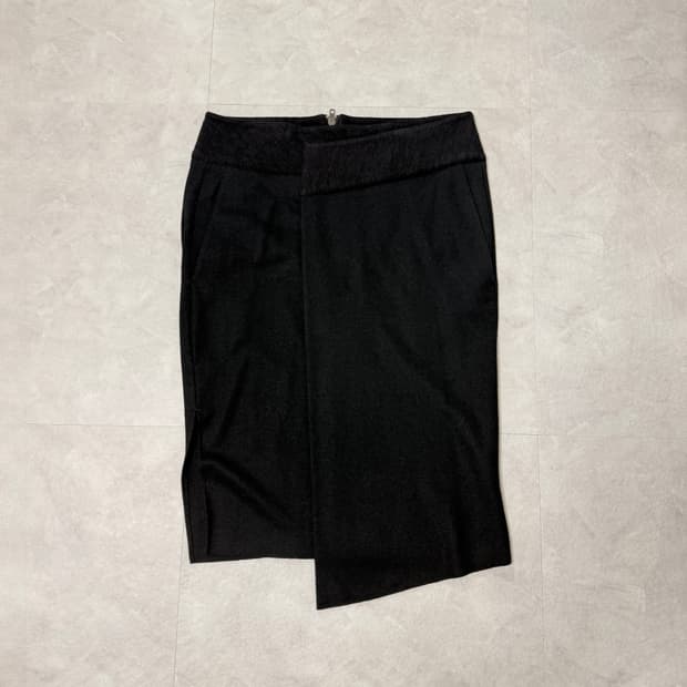 헬무트렝 텍스처드 울 미디 스커트 블랙