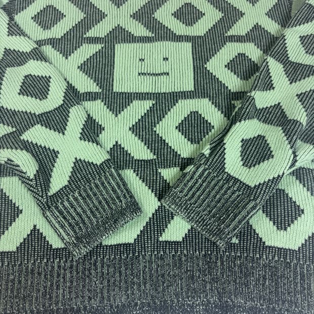 아크네 남녀공용 니트