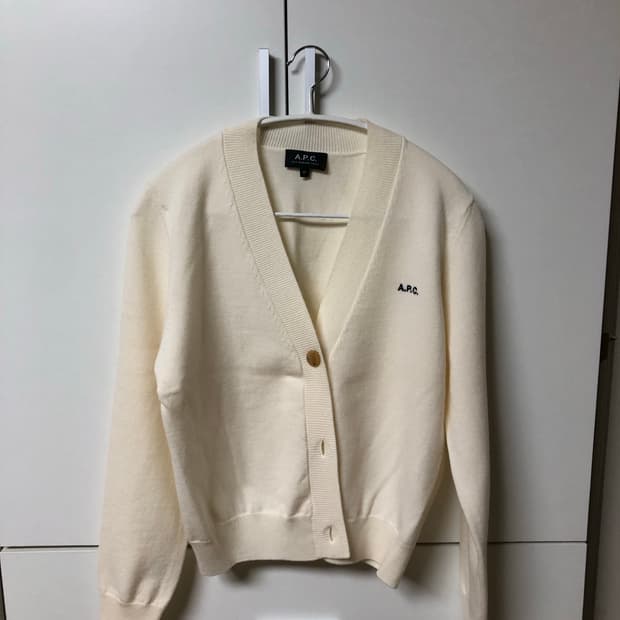 아페쎄 여성 로고 가디건 m사이즈