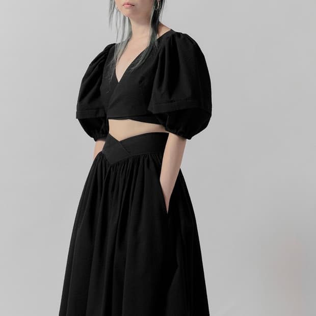 민주킴 블랙 스커트 SS22