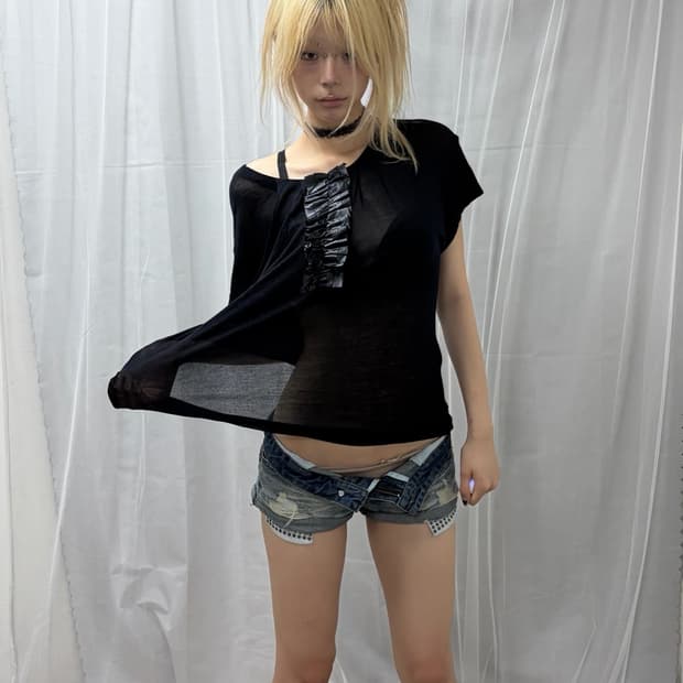 [SACRA] Ruffle Detail Tee