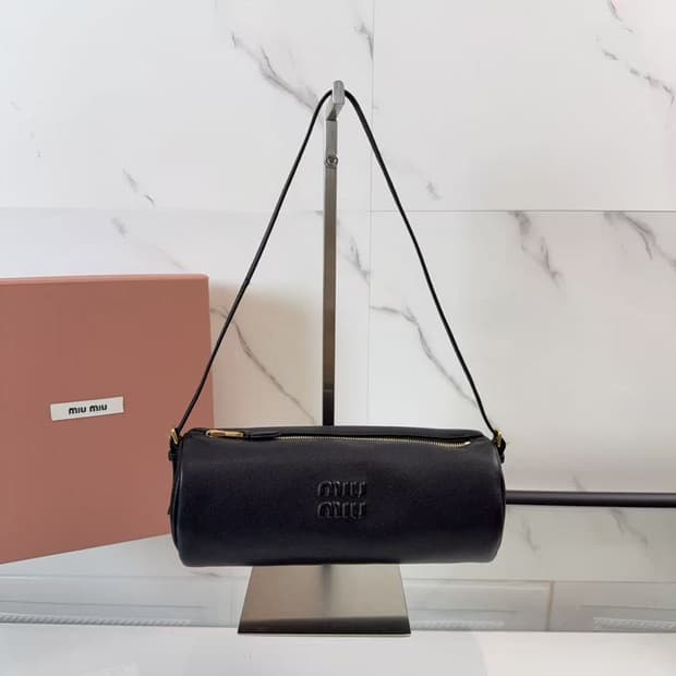 미우 미우 나파 레더 미니 파우치