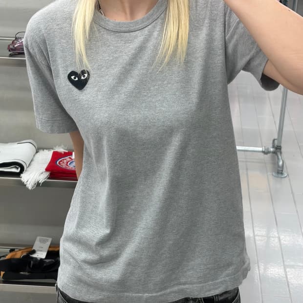 꼼데가르송 블랙와펜 반팔 티셔츠 그레이