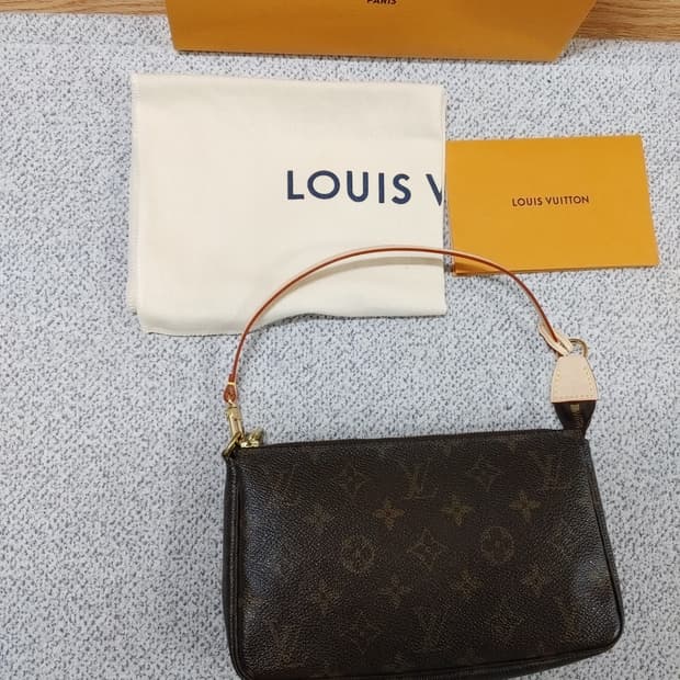 정품 루이비통 포쉐트 악세수아 포치 파우치백 토트백