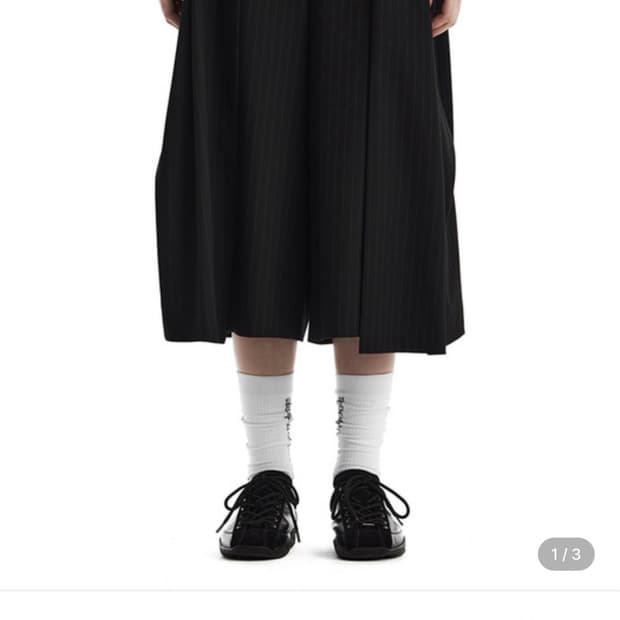 트리밍버드 Stripe Tuck Bermuda Set-Up Shorts