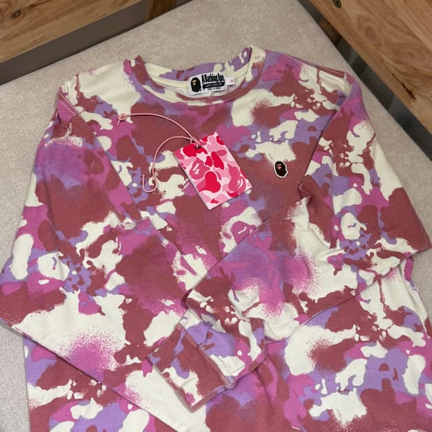 베이프 맵카모 핑크 롱슬리브리스