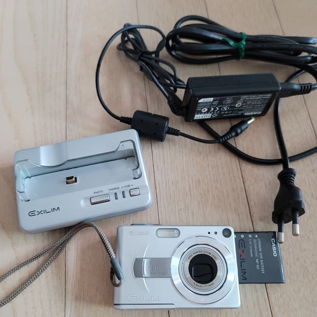 카시오 엑슬림 ex-z40 y2k 레트로 감성 디카 빈티지 카메라