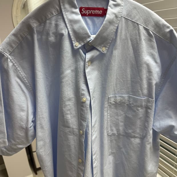 슈프림 반팔셔츠 하늘색