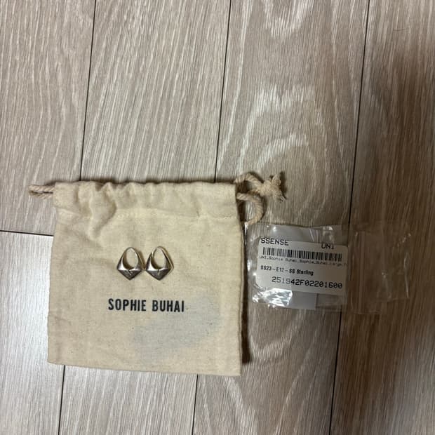 소피부하이 피라미드 귀걸이 라지