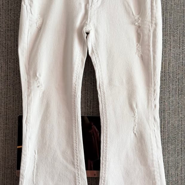 블루페페 BLUPEPE 디스트로이드 화이트 데님 부츠컷 팬츠 흰바지