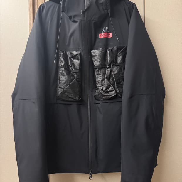 CP컴퍼니 고어텍스 인피니움 패딩