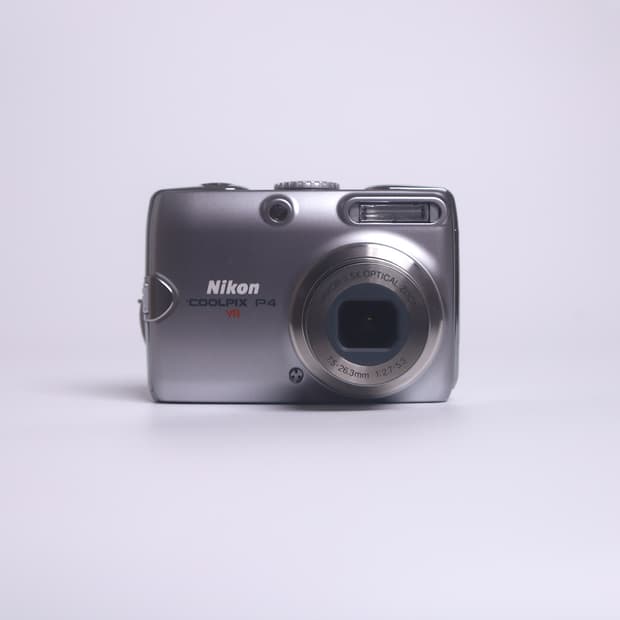 니콘 쿨픽스 P4