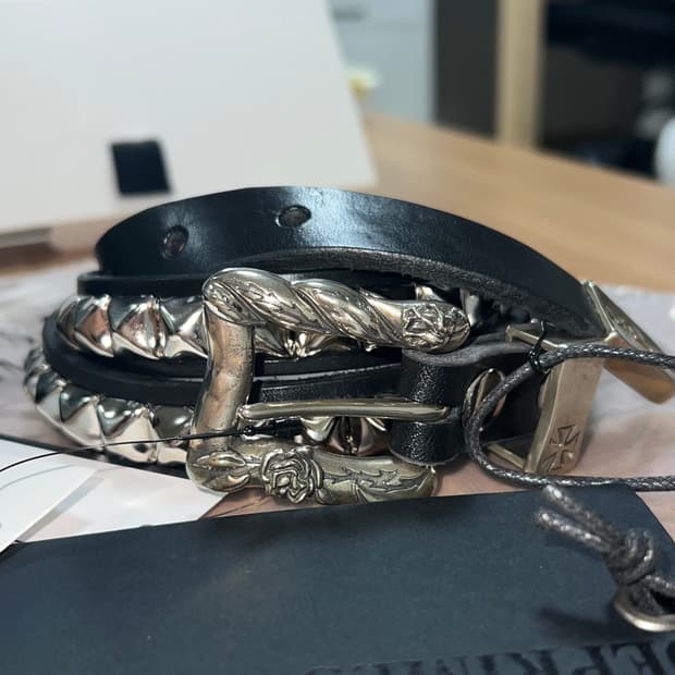 ERD CLASSIQUE CEINTURE CLOUTÉE 95