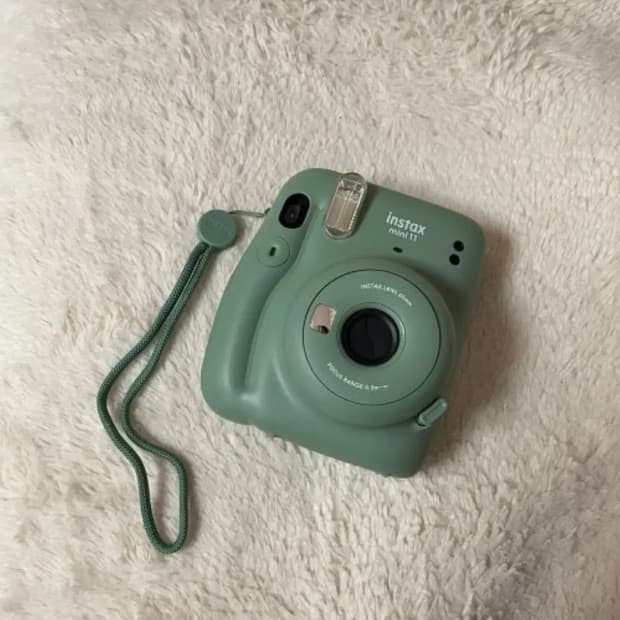 인스탁스 미니11 폴라로이드 한정 빈티지 폴라로이드 올리브그린