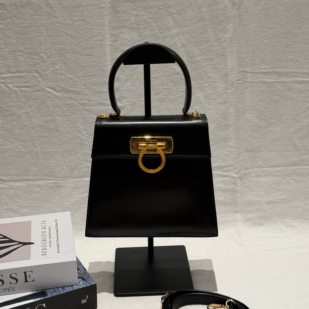 정품 페라가모 켈리백 핸드백 토트백스몰 블랙