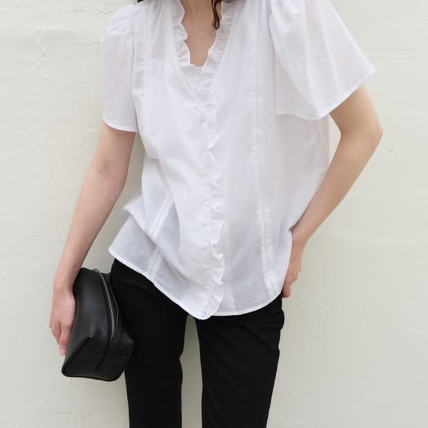 르바(LEVAR) French Ruffle Blouse