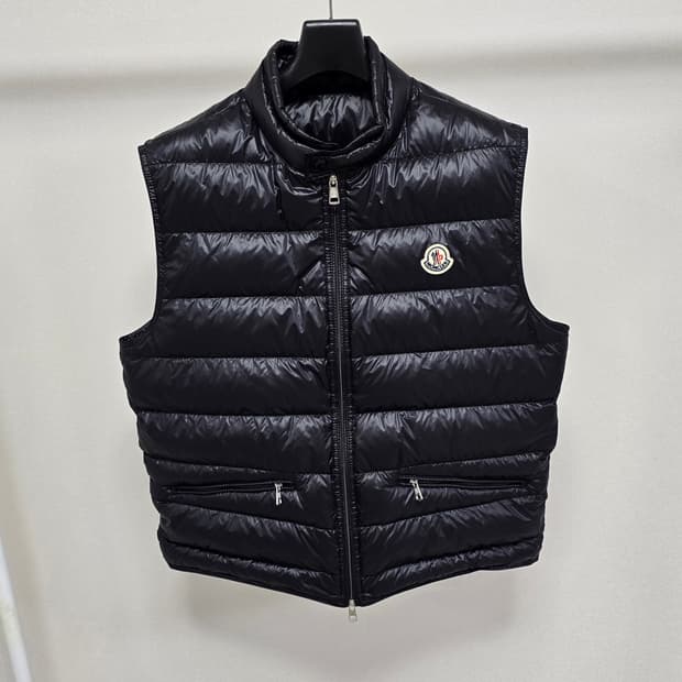 몽클레어 패딩 조끼 블랙 4사이즈 105 판매