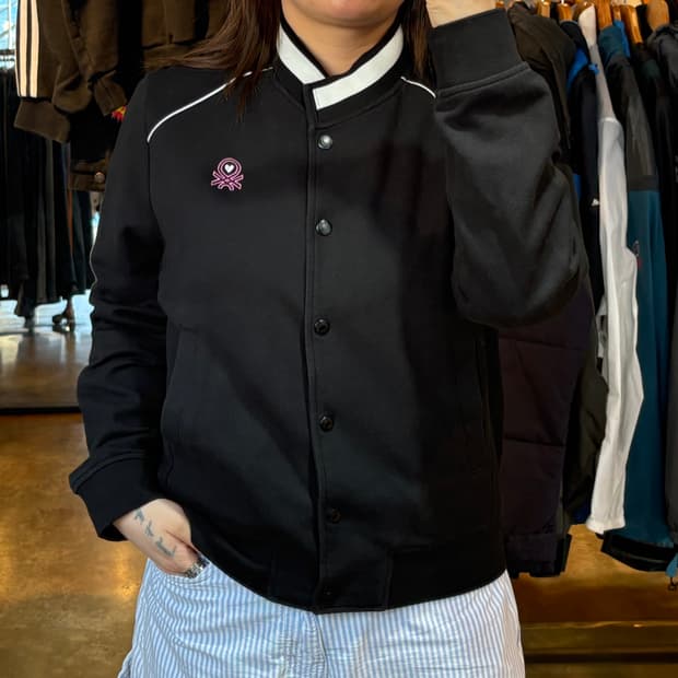 베네통 블랙 버튼 자켓