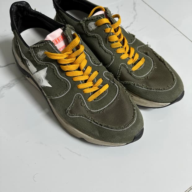 골든구스 러닝 스니커즈 카키 42사이즈