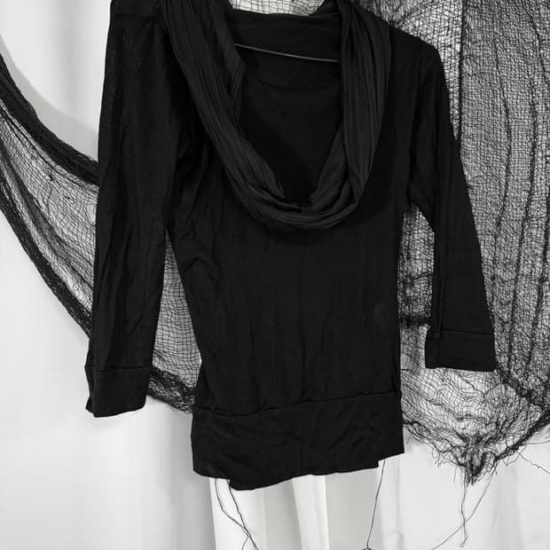 black shirring t-shirt