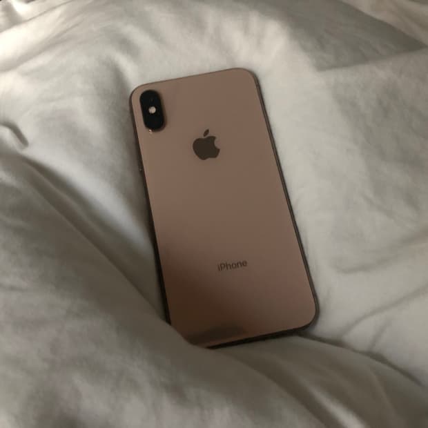 아이폰xs 로즈골드 64기가 s급