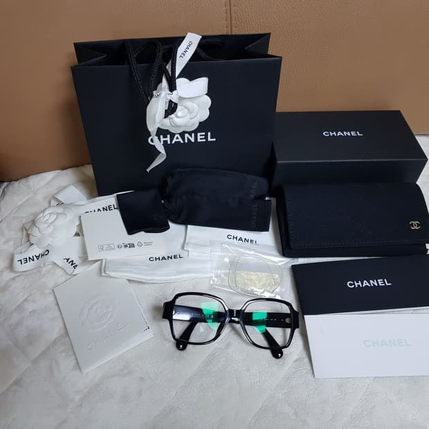 샤넬 하트 스퀘어 블루라이트 안경 블랙