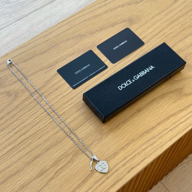 돌체앤가바나 silver necklace