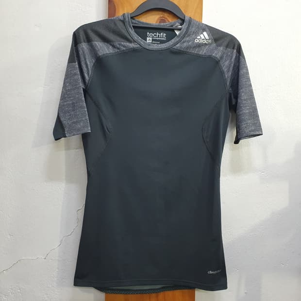아디다스 techfit 기능성 반팔티(105)