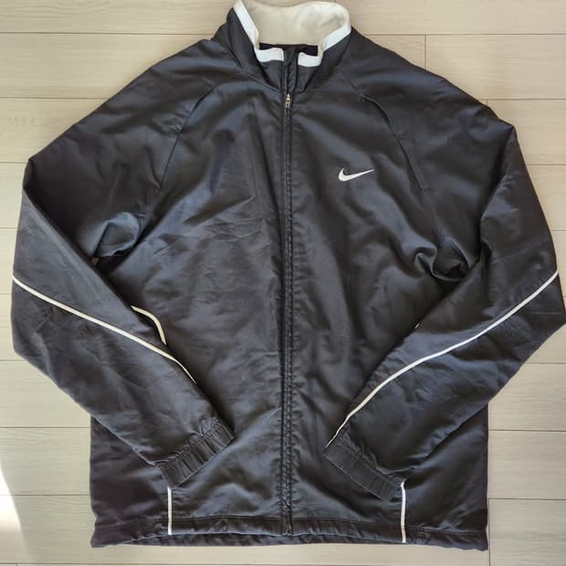 나이키 우븐 바람막이 자켓 사이즈xl

자크에 고무떨어짐과 소매 고무늘어