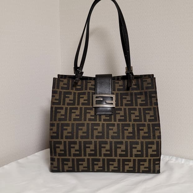 펜디 가방,토트백.(디올샤넬보테가루이비통구찌셀린느생로랑발렌시아가프라다)