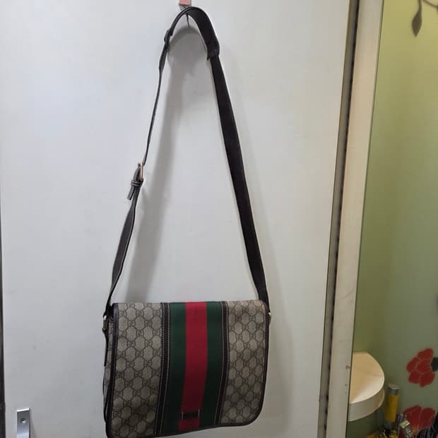 구찌 수프림 크로스백