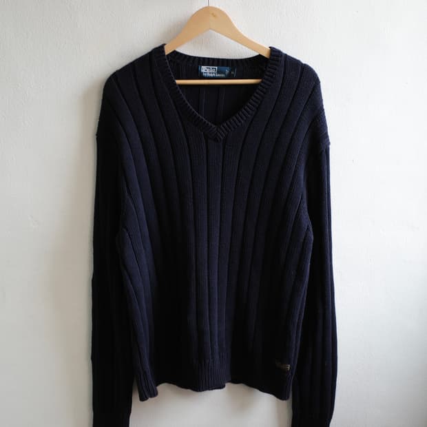 폴로 브이넥 니트