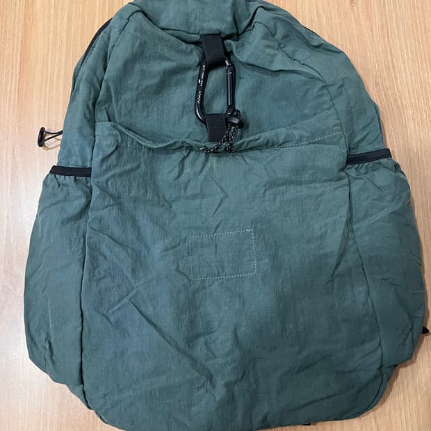 에메모가든 백팩 그린