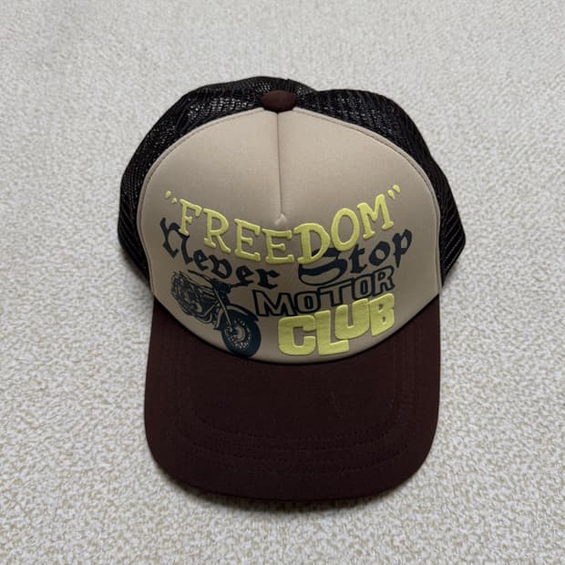 아웃스탠딩 트러커 캡