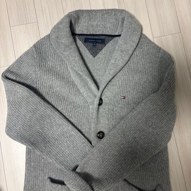 타미 숄카라 가디건