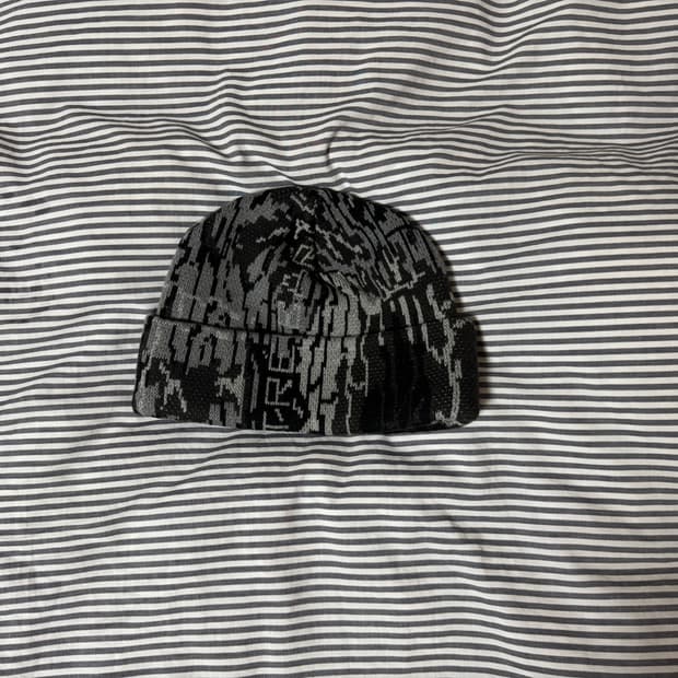 슈프림 트레바크 카모 비니